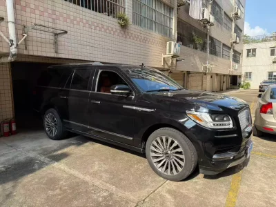 Lincoln Navigator