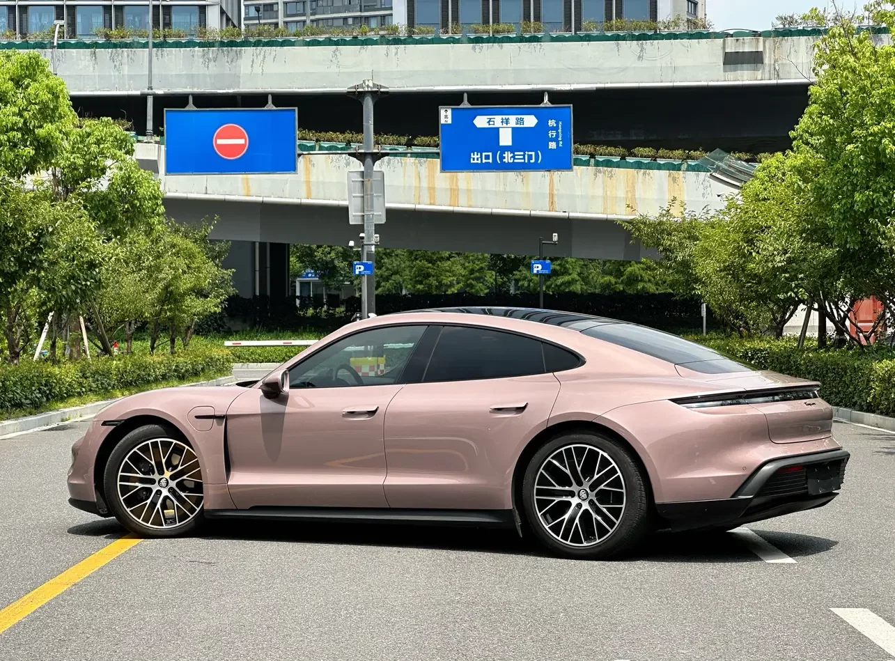 Porsche Taycan