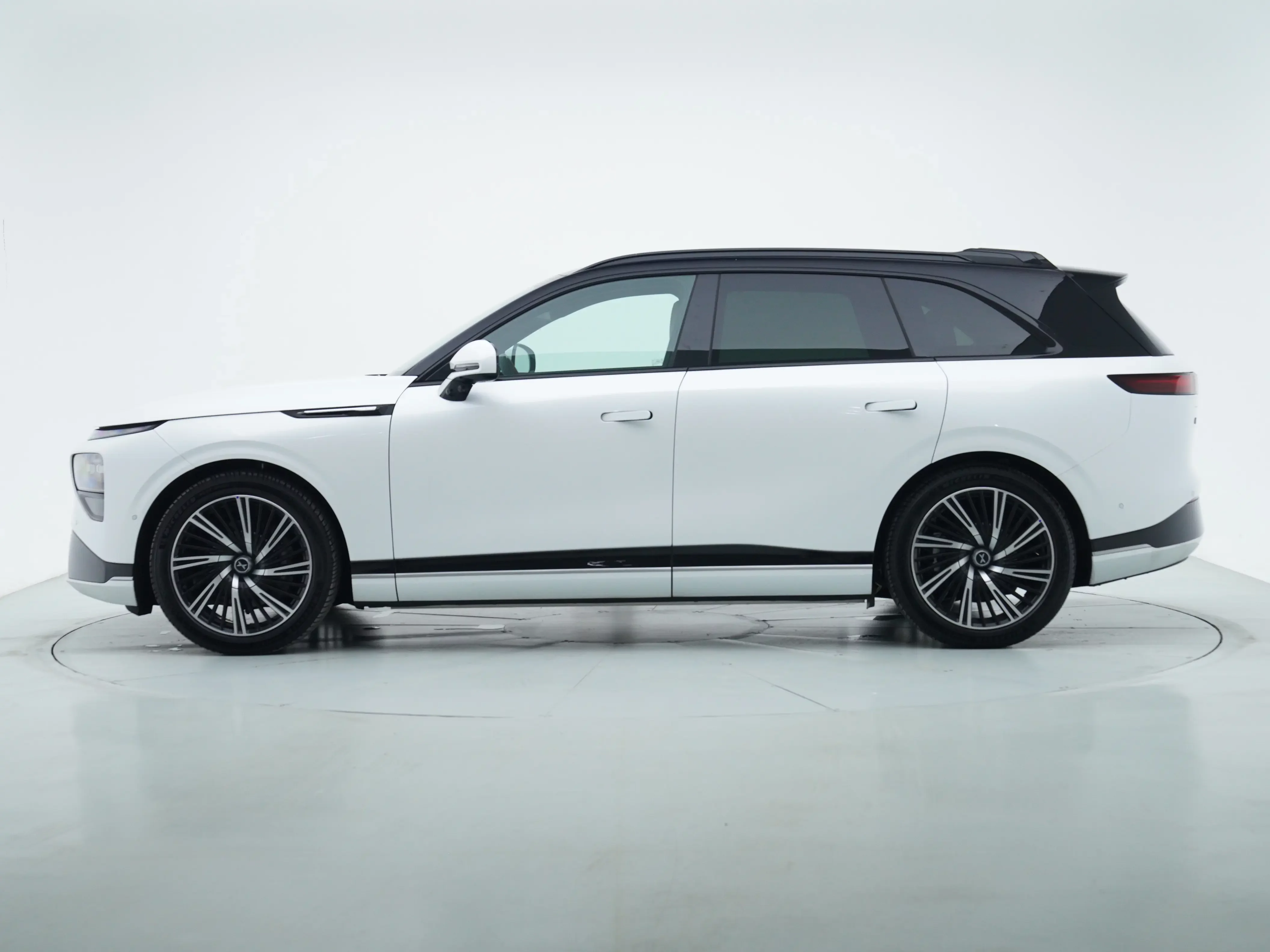 XPeng G9