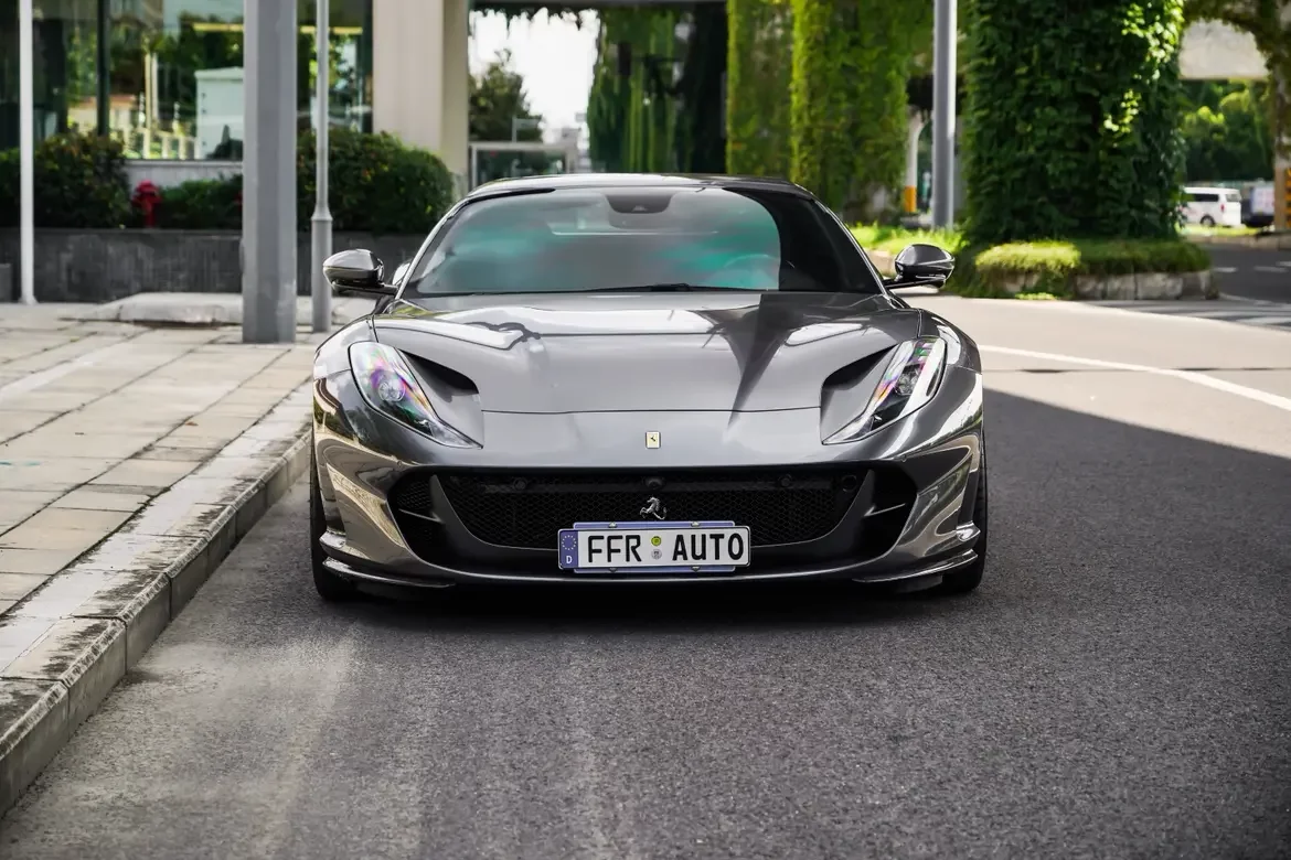 Ferrari 812