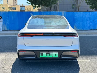 Geely Galaxy E8