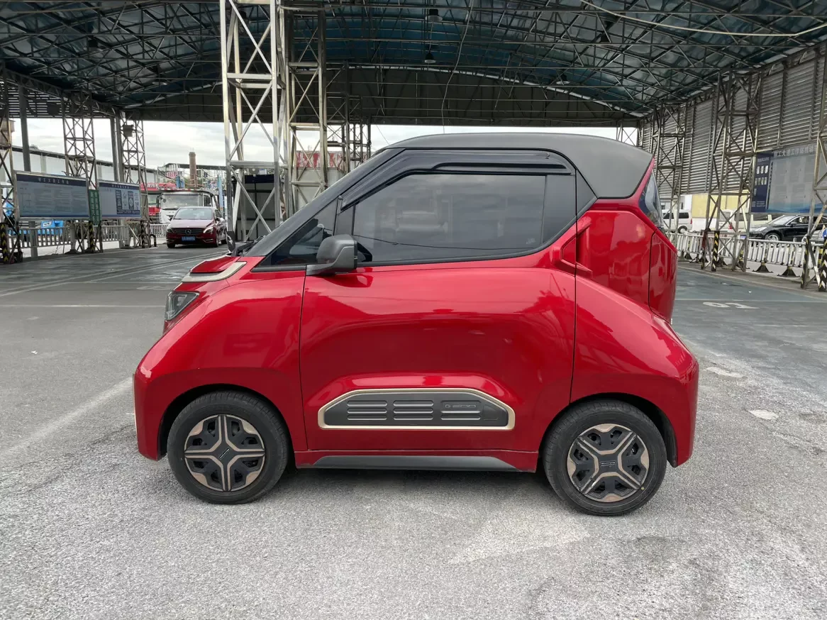Baojun E200