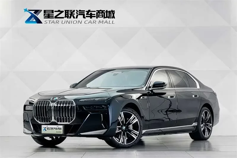 BMW i7