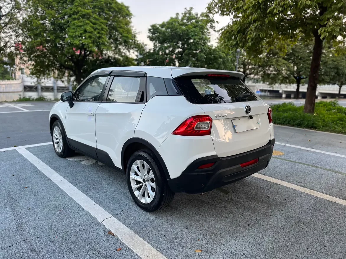 Brilliance China V3