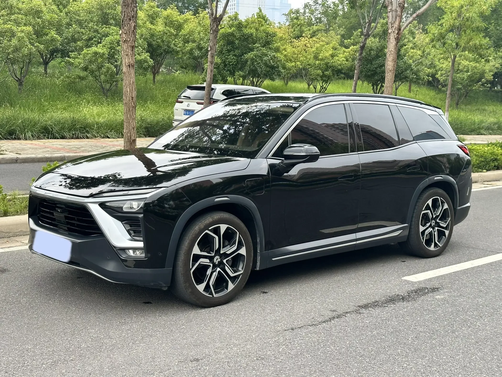 NIO ES8