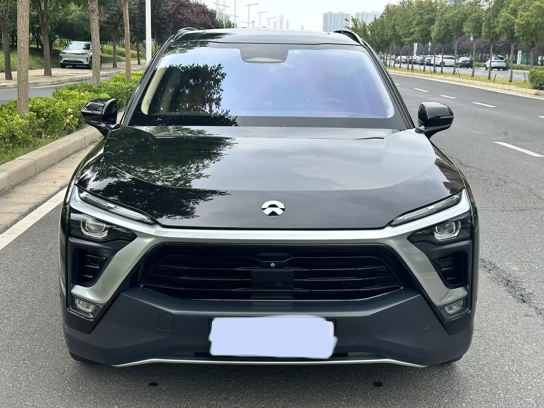 NIO ES8