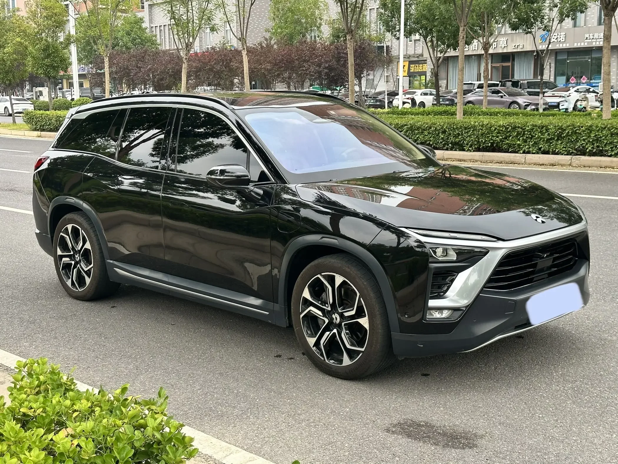 NIO ES8