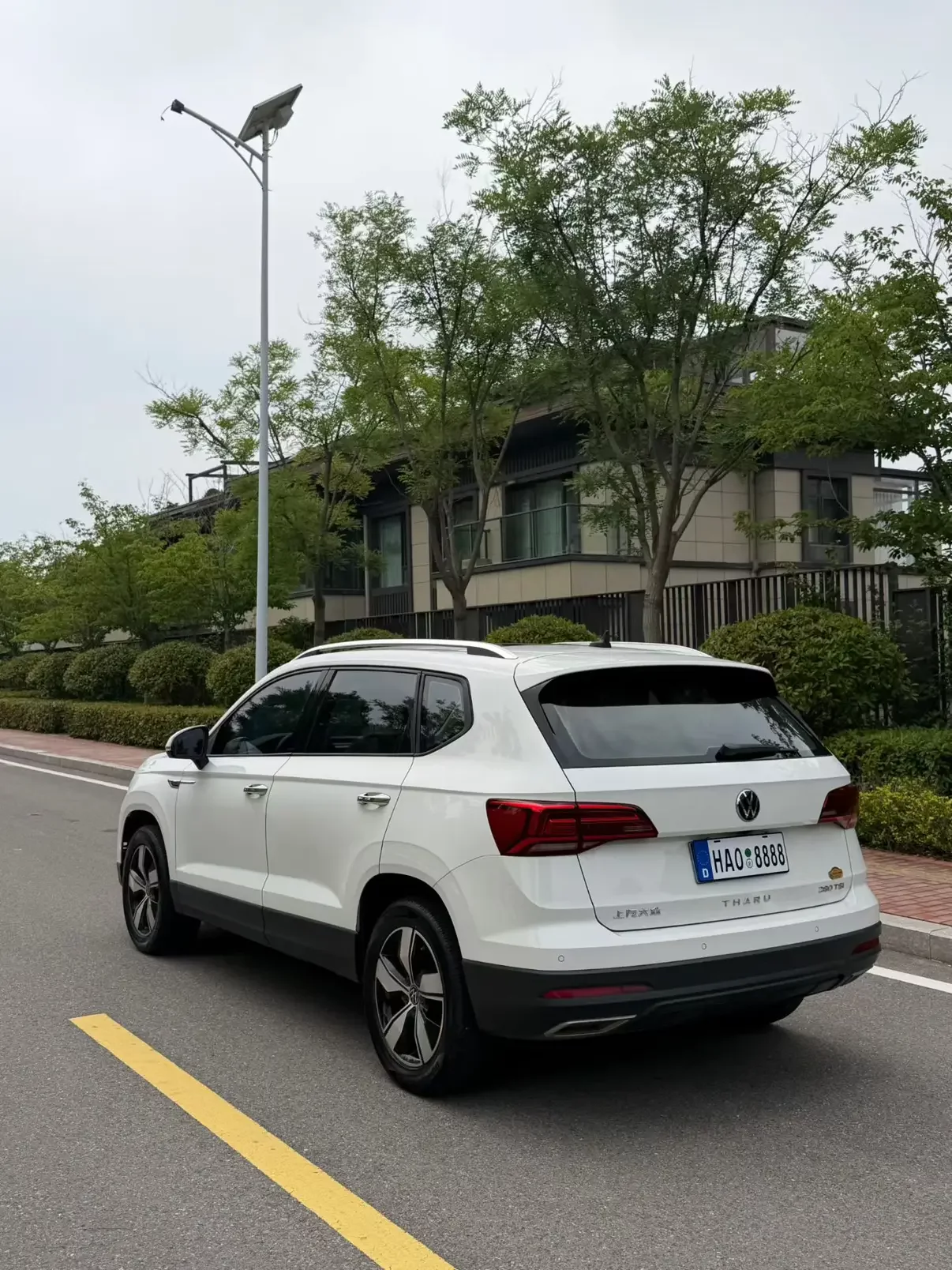 Volkswagen Tharu