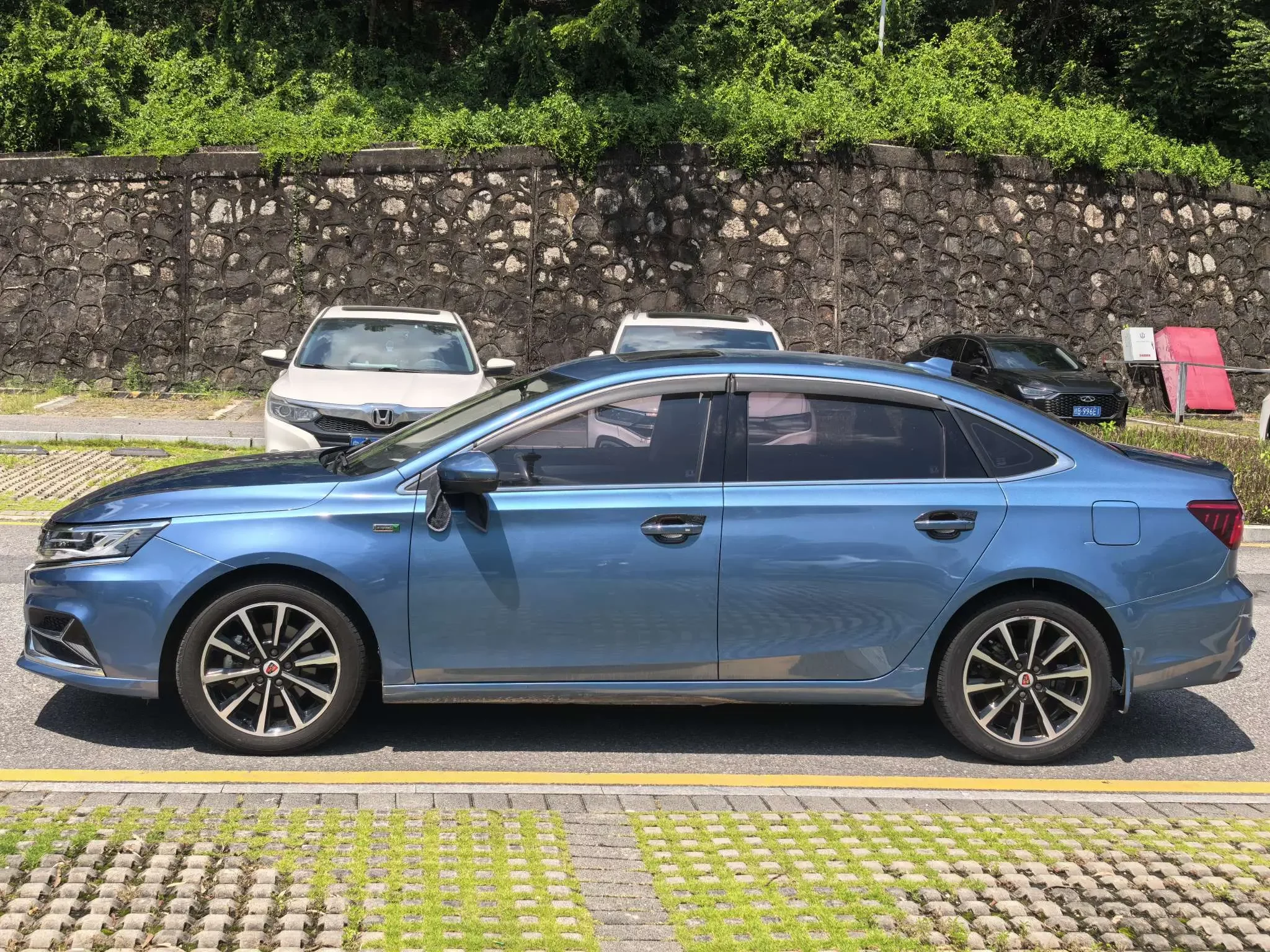 Roewe ei6