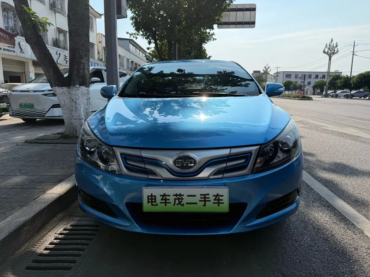 BYD e5