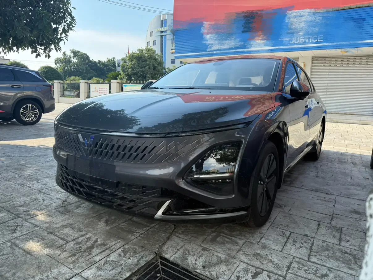Wuling Starlight PHEV