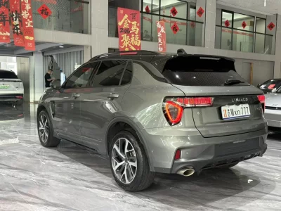 Lynk & Co 01