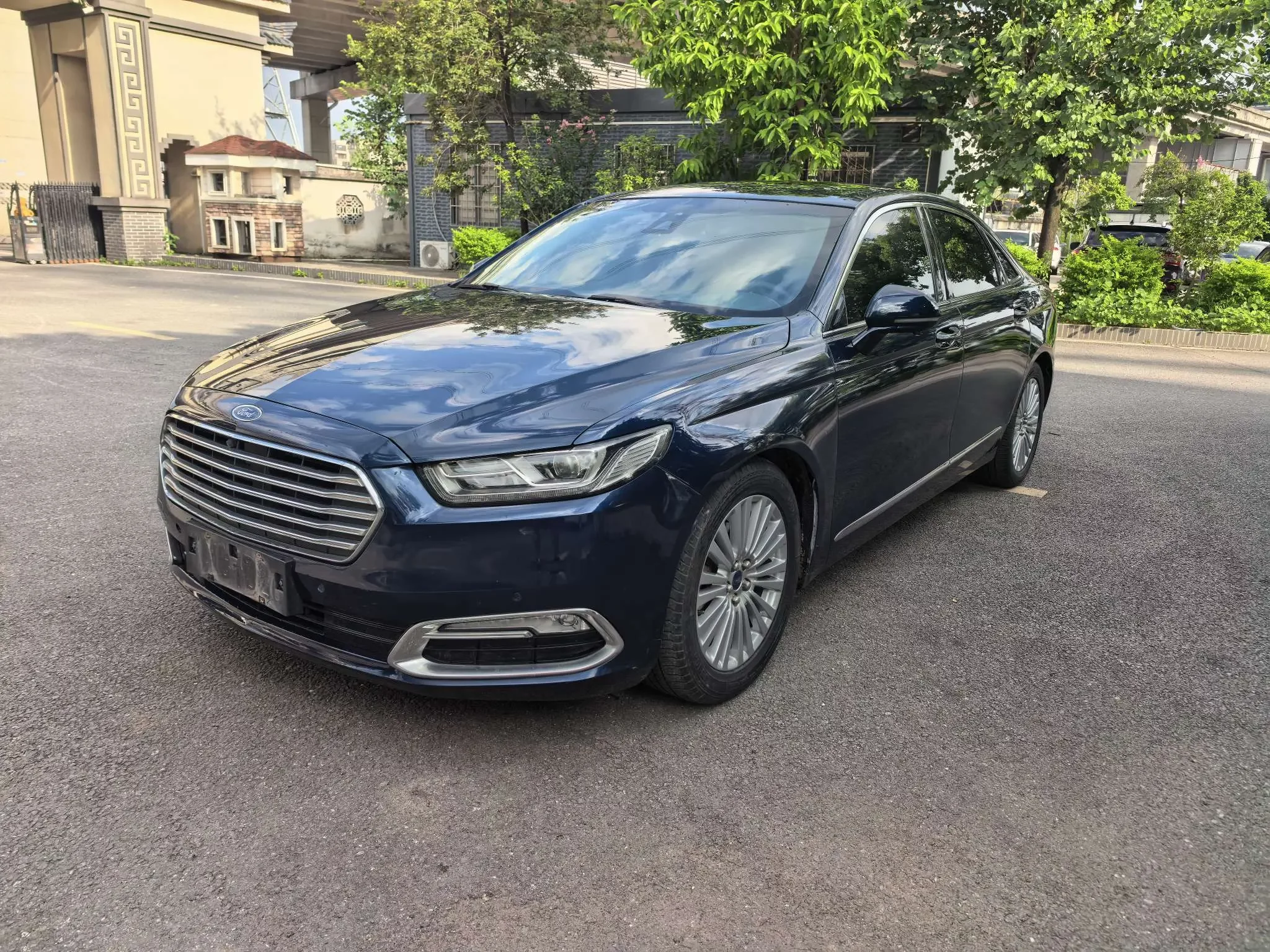 Ford Taurus