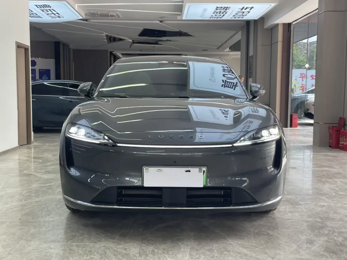 Luxeed Zhijie R7