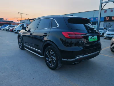 Hongqi HS5