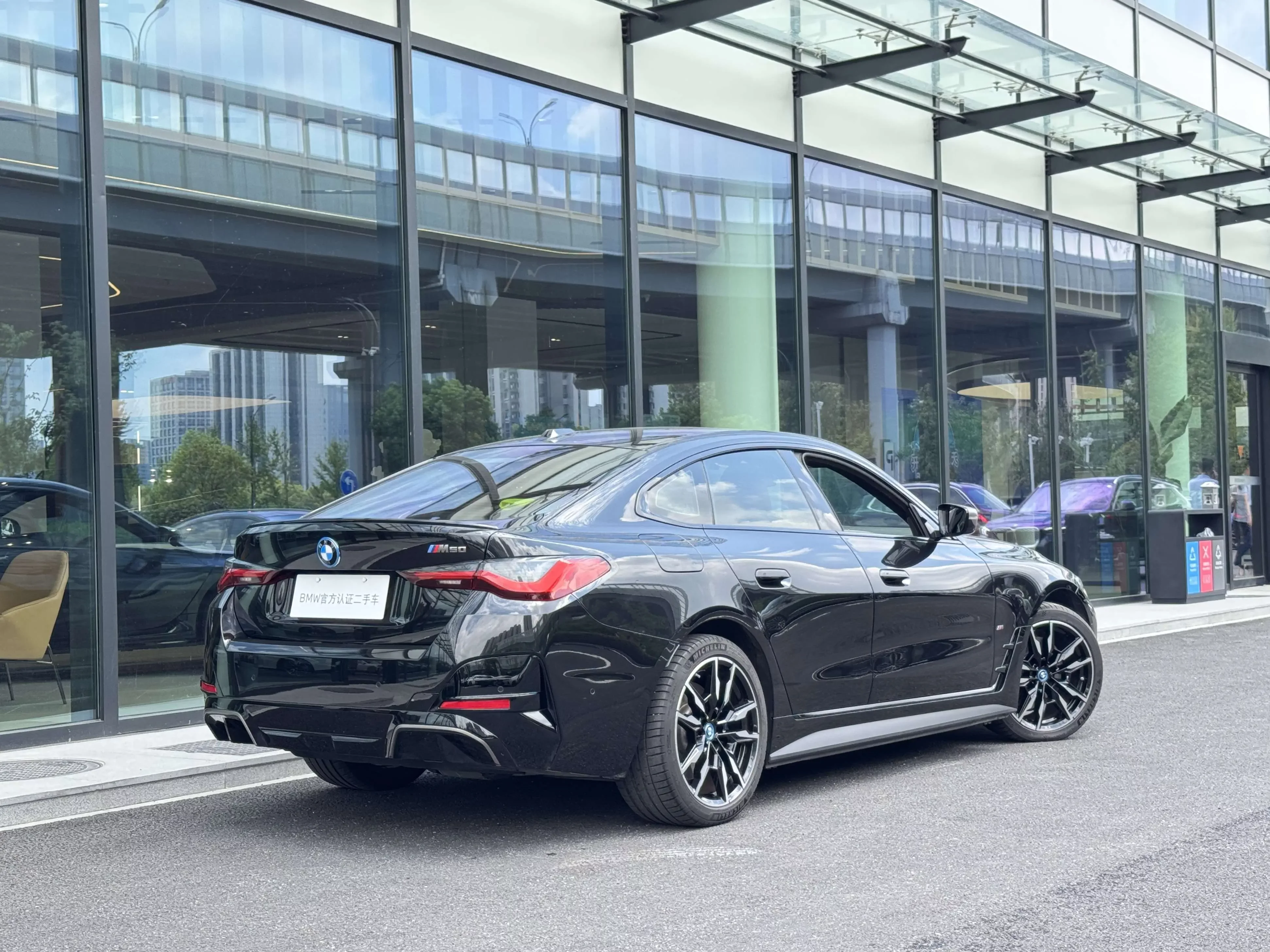 BMW i4