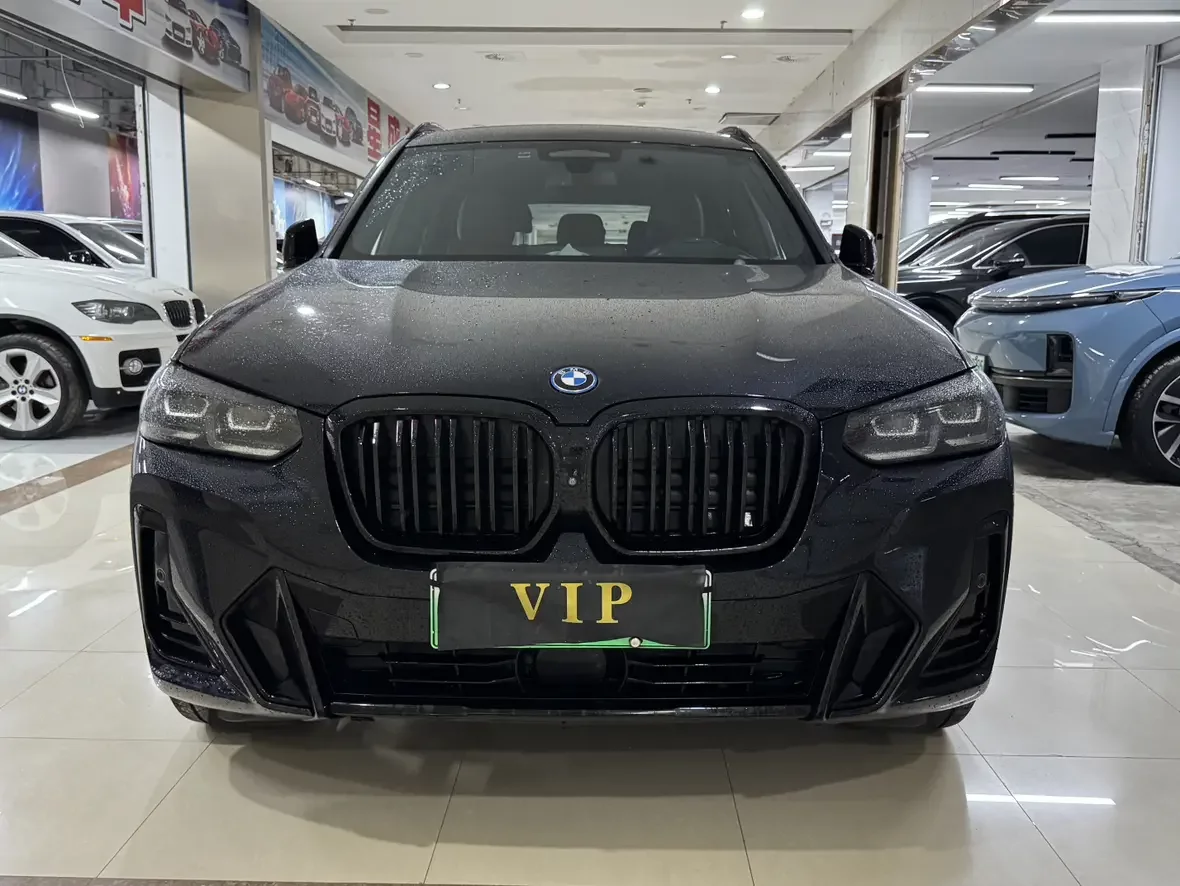 BMW iX3
