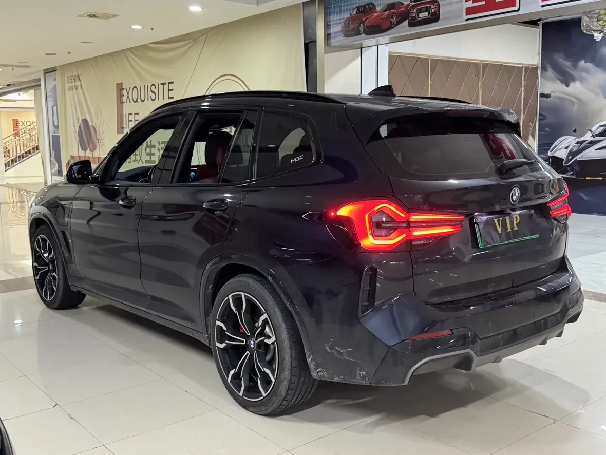BMW iX3