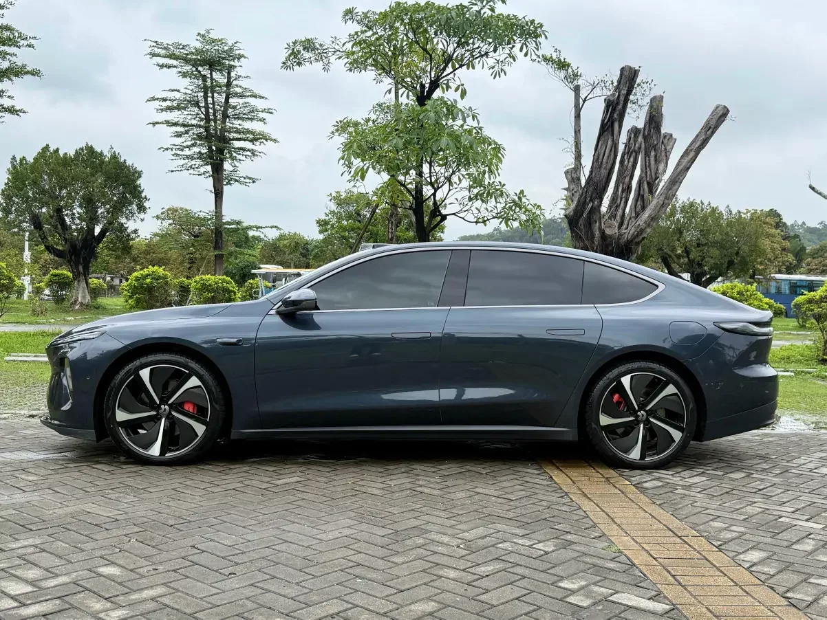 NIO ET7