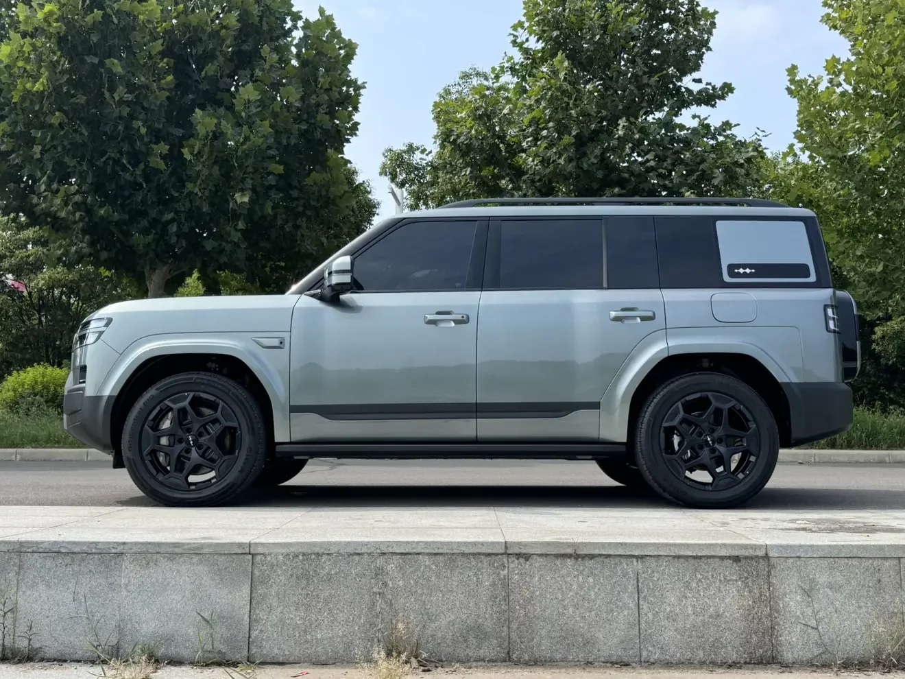 BYD Leopard Titanium 7 PHEV