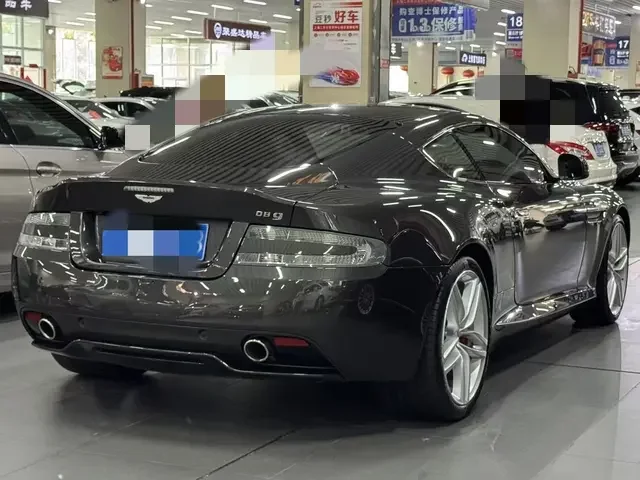 Aston Martin DB9