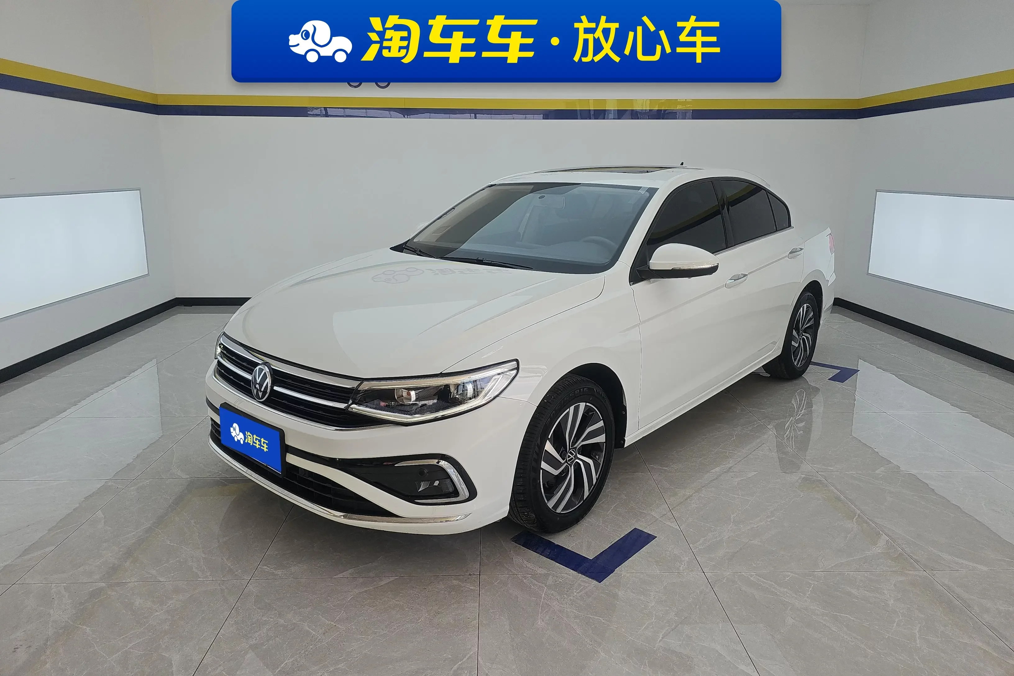 VOLKSWAGEN BORA