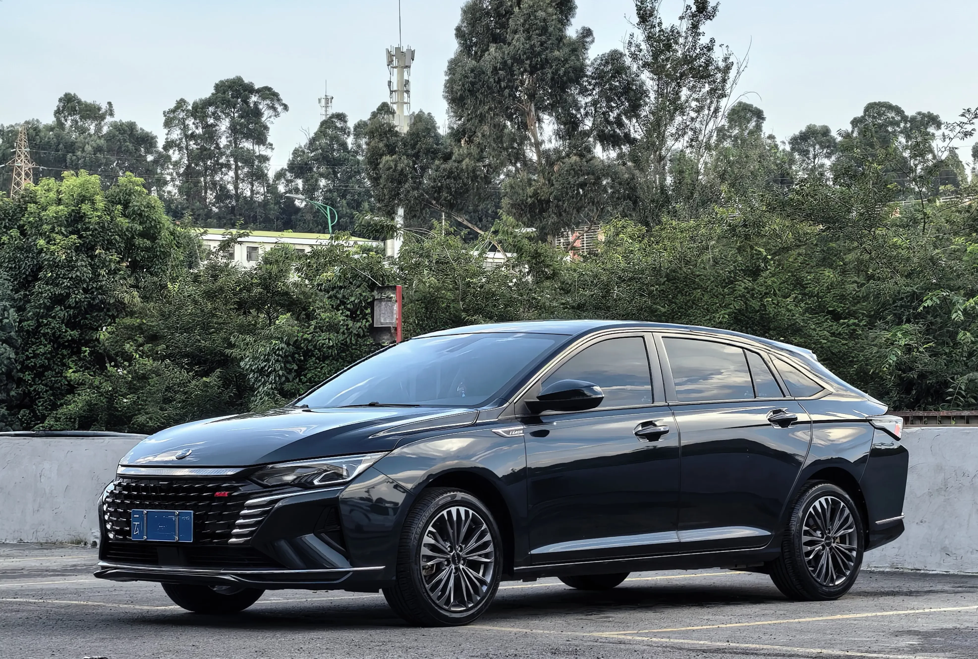 Dongfeng Yixuan MAX