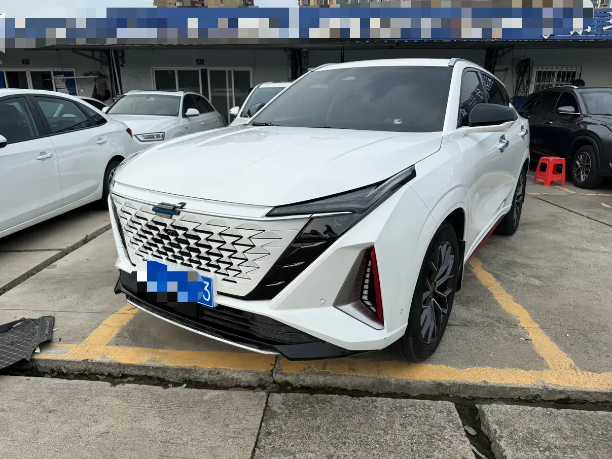 Oshan Changan Auchan Z6