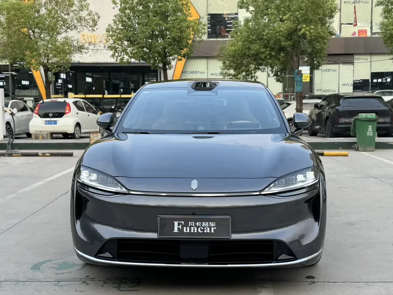 Luxeed Zhijie R7