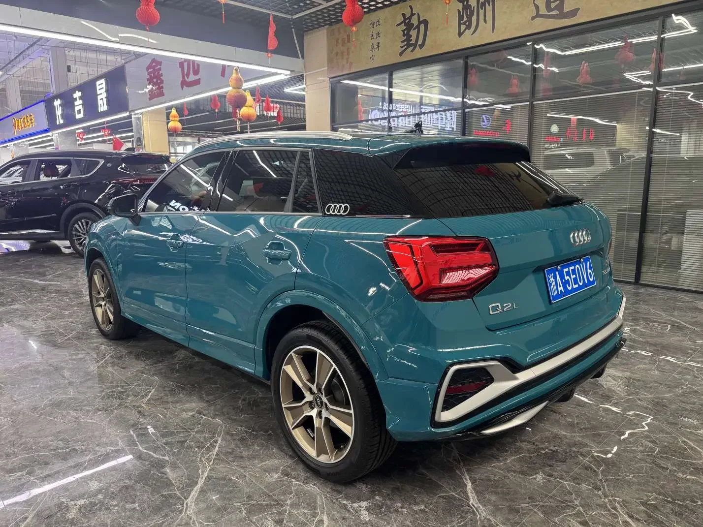 Audi Q2L