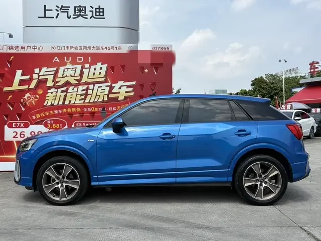 Audi Q2L