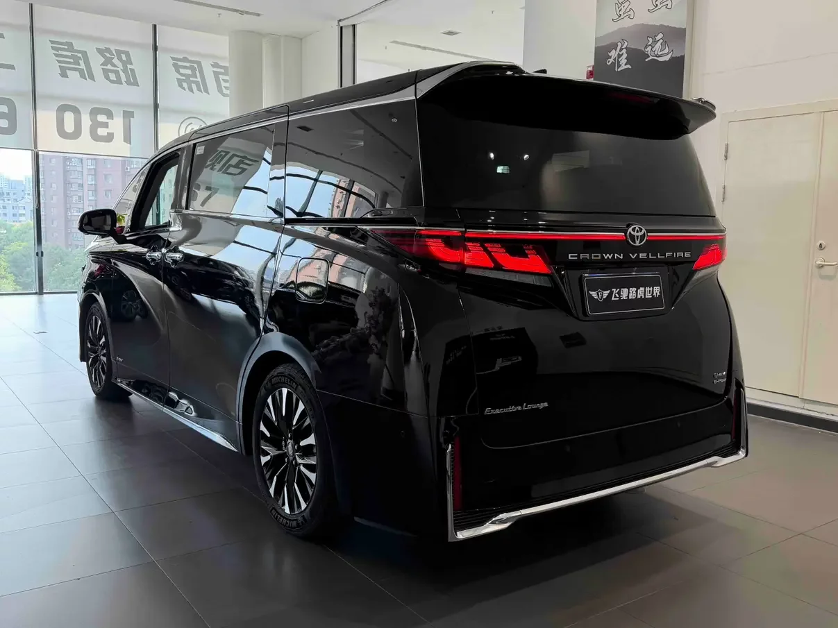 Toyota Crown Wellfire