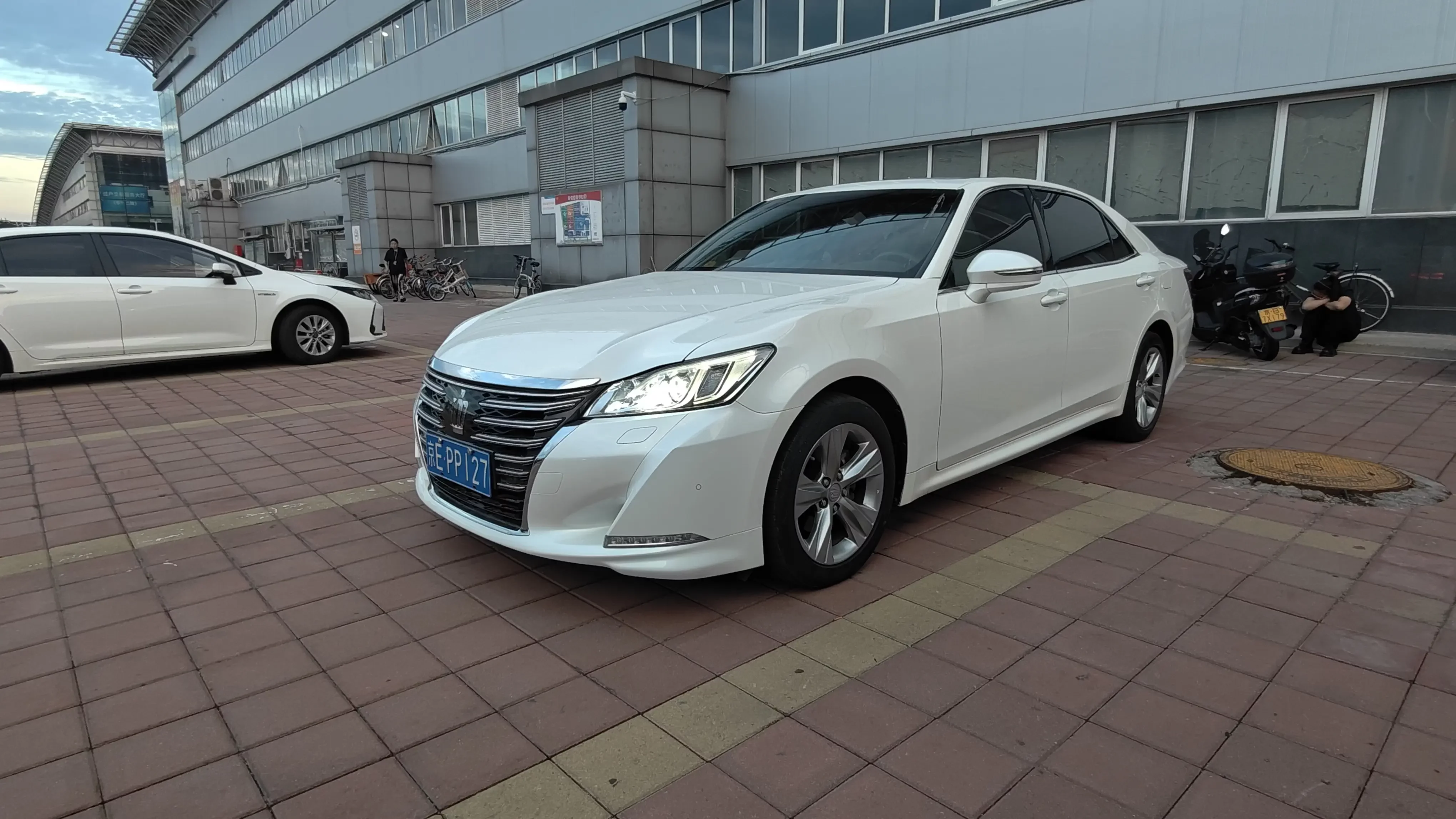 Toyota crown