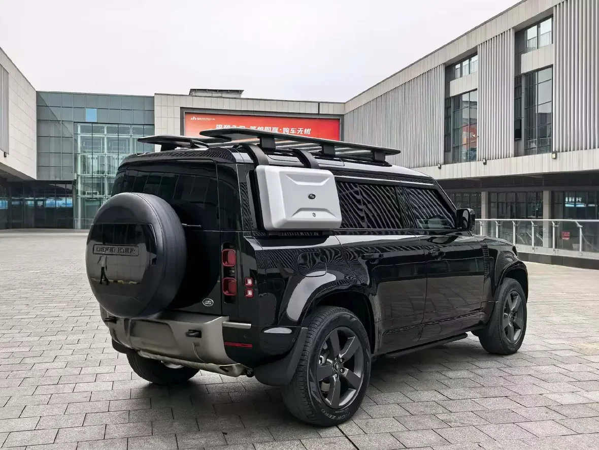 Land Rover guard