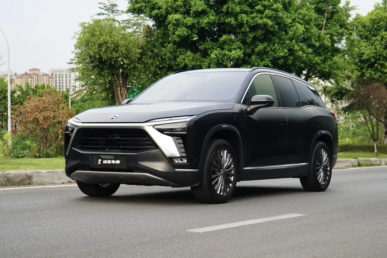 NIO ES8
