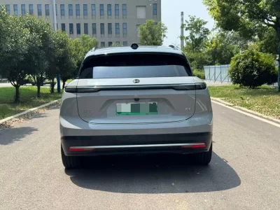 NIO ES6
