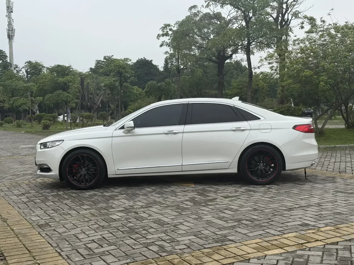 Ford Taurus