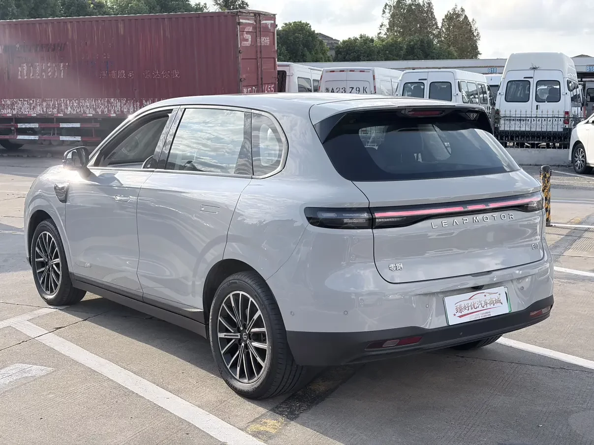 Leapmotor B10