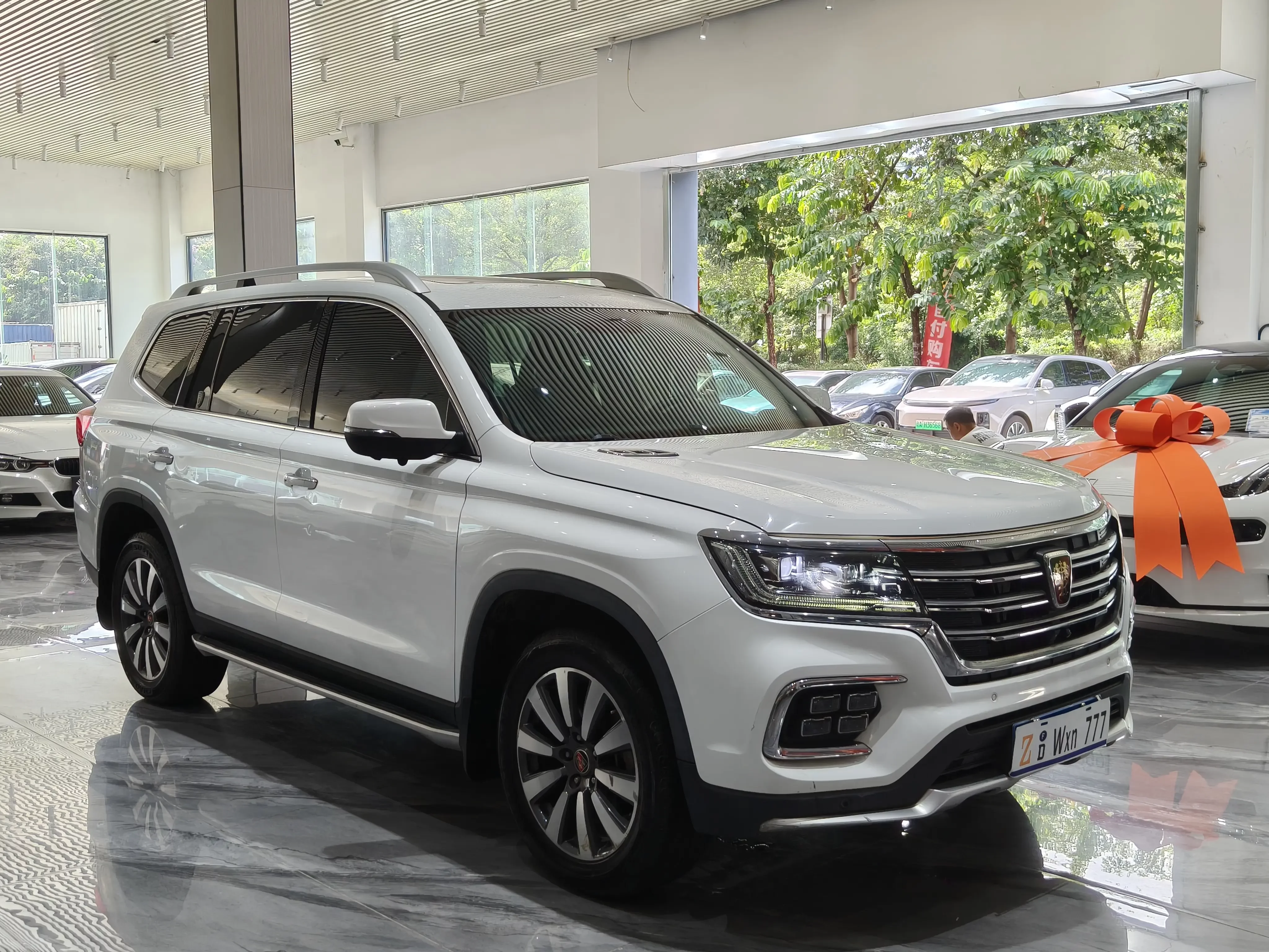 Roewe RX8