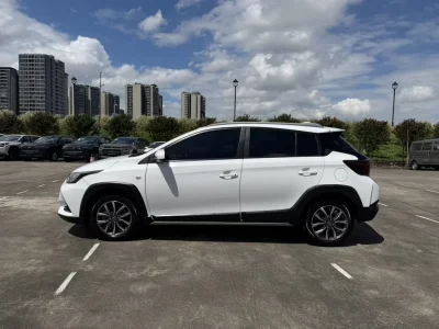 Toyota Yaris L