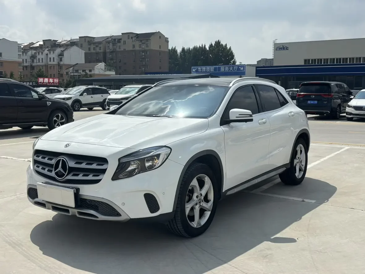 Mercedes-Benz GLA