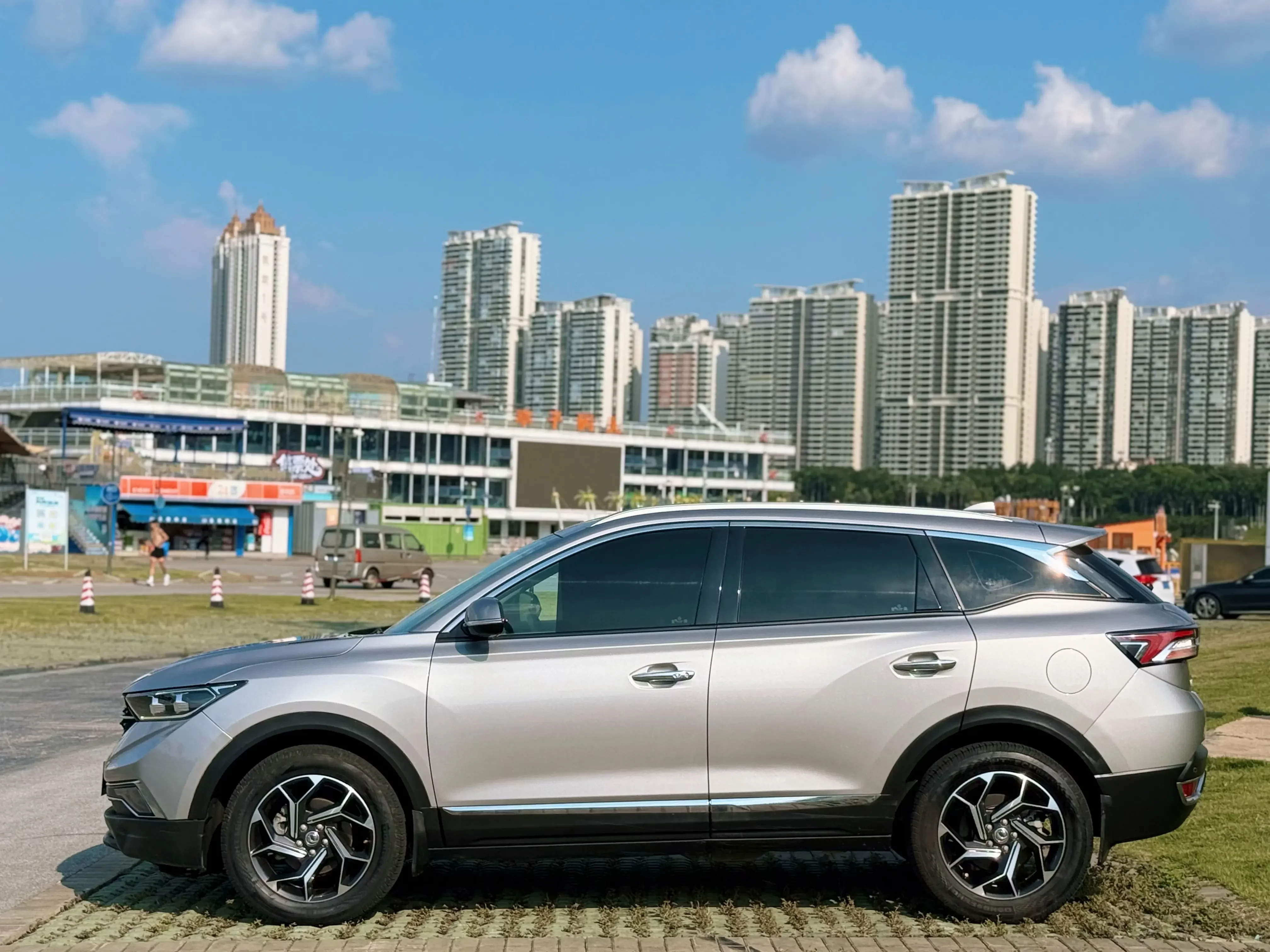 Dongfeng Fengshen AX7