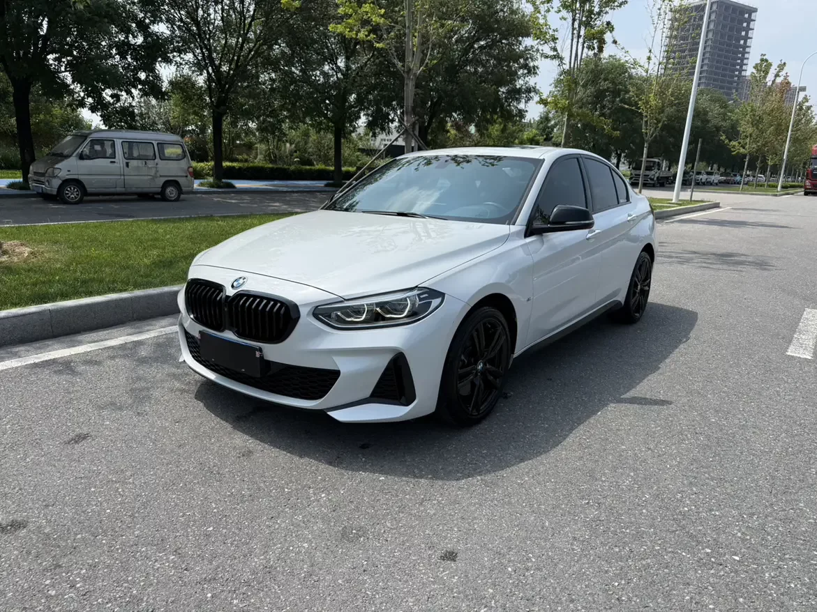 BMW 1-SERIES