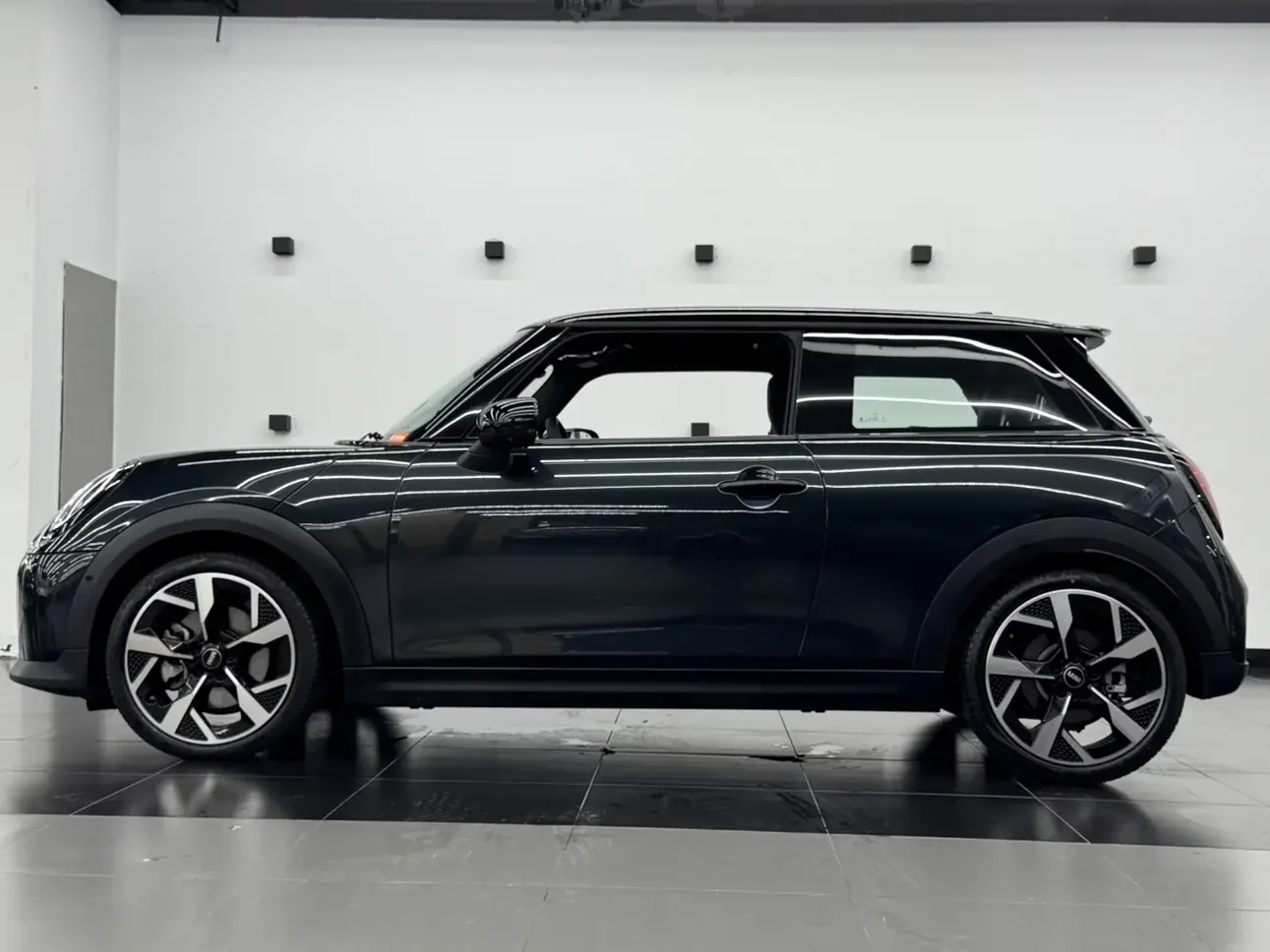 MINI MINI