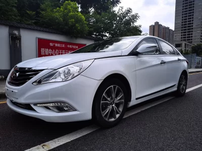 Hyundai sonata eight
