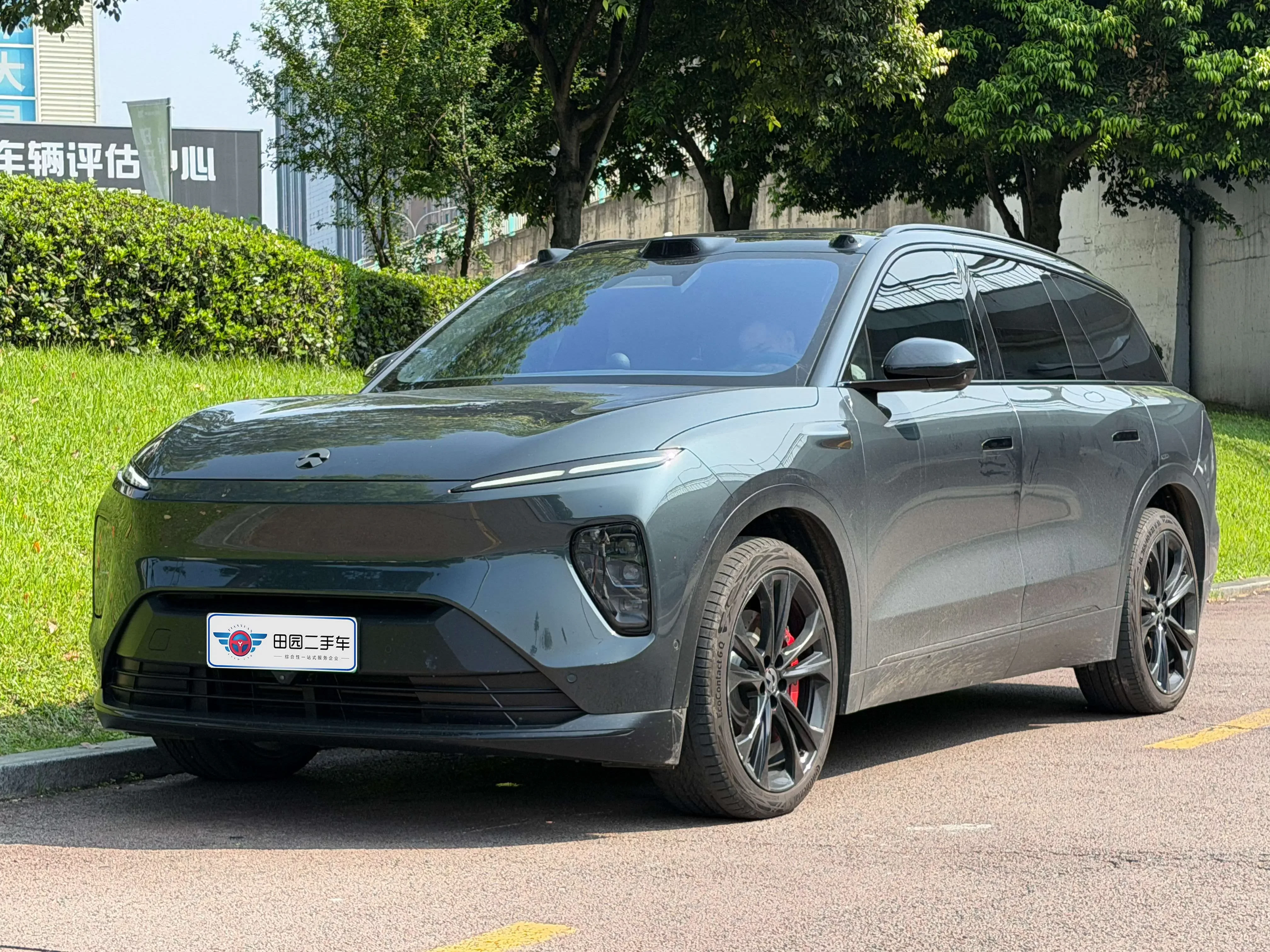 NIO ES8