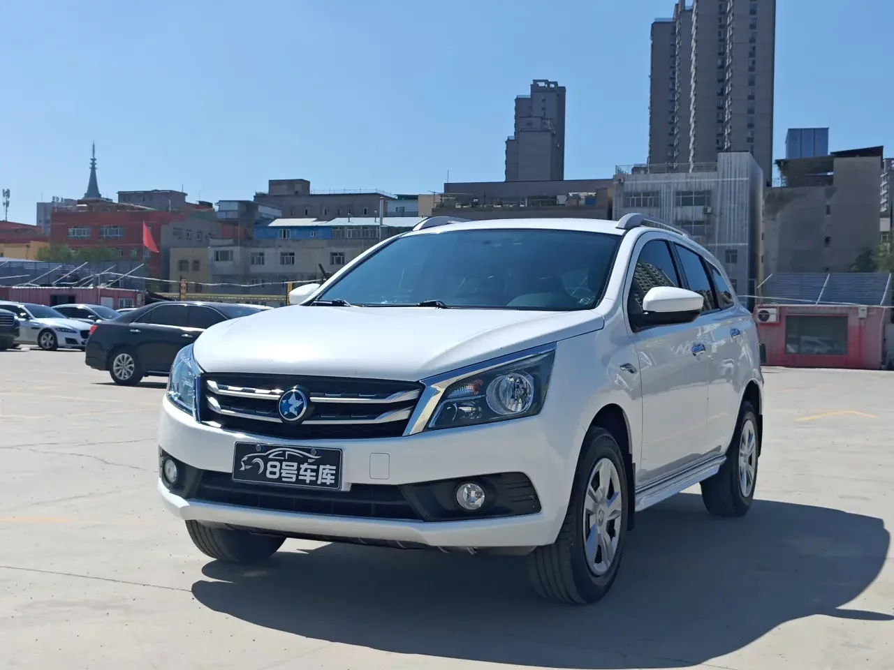Kai Chen Venucia T70