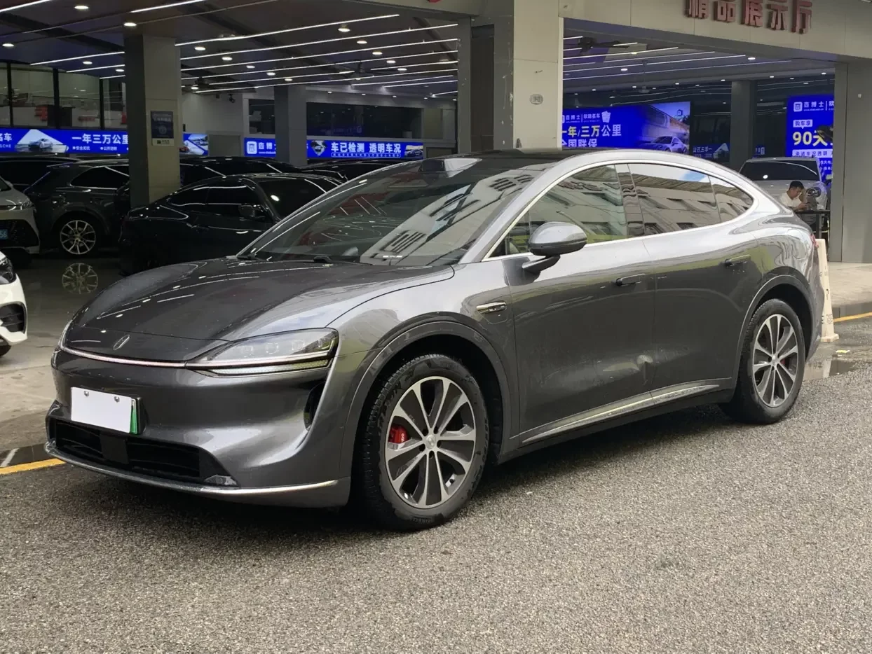 Luxeed Zhijie R7