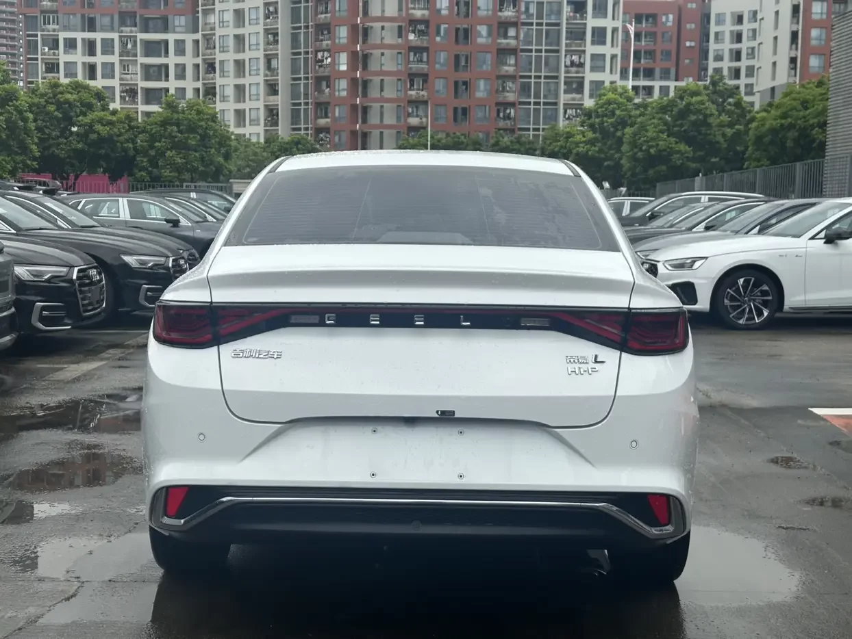 Geely Emgrand L HiP