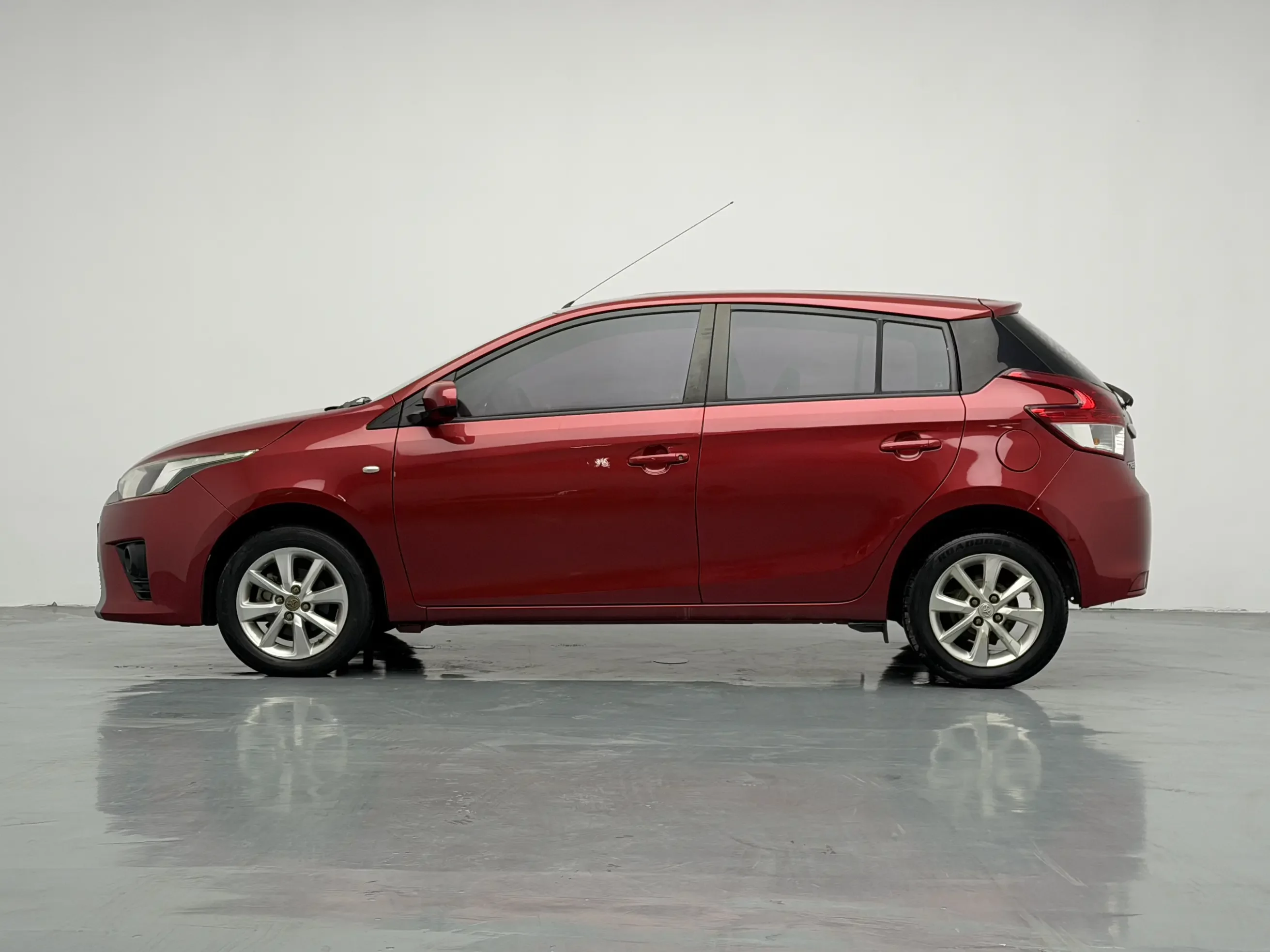 Toyota Yaris L